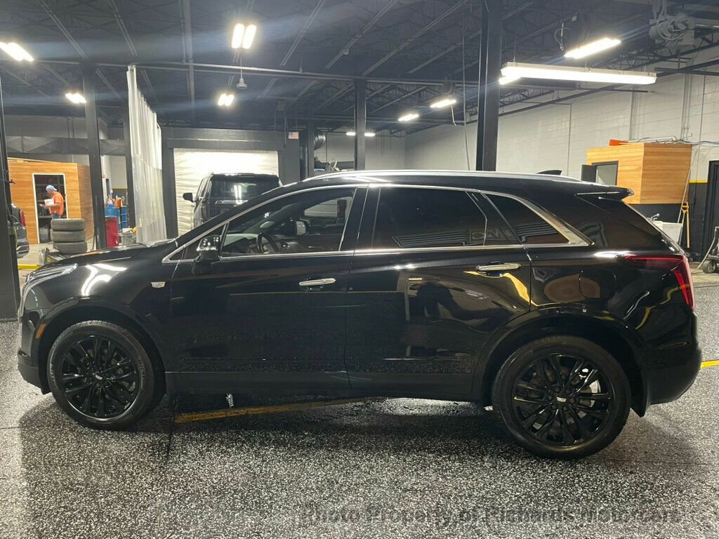 Used 2022 Cadillac XT5 Premium Luxury w/ LPO, ONYX Package AWD/4WD image 4