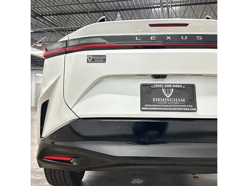 Used 2024 Lexus RZ 450e Premium w/ Technology Package AWD/4WD image 17