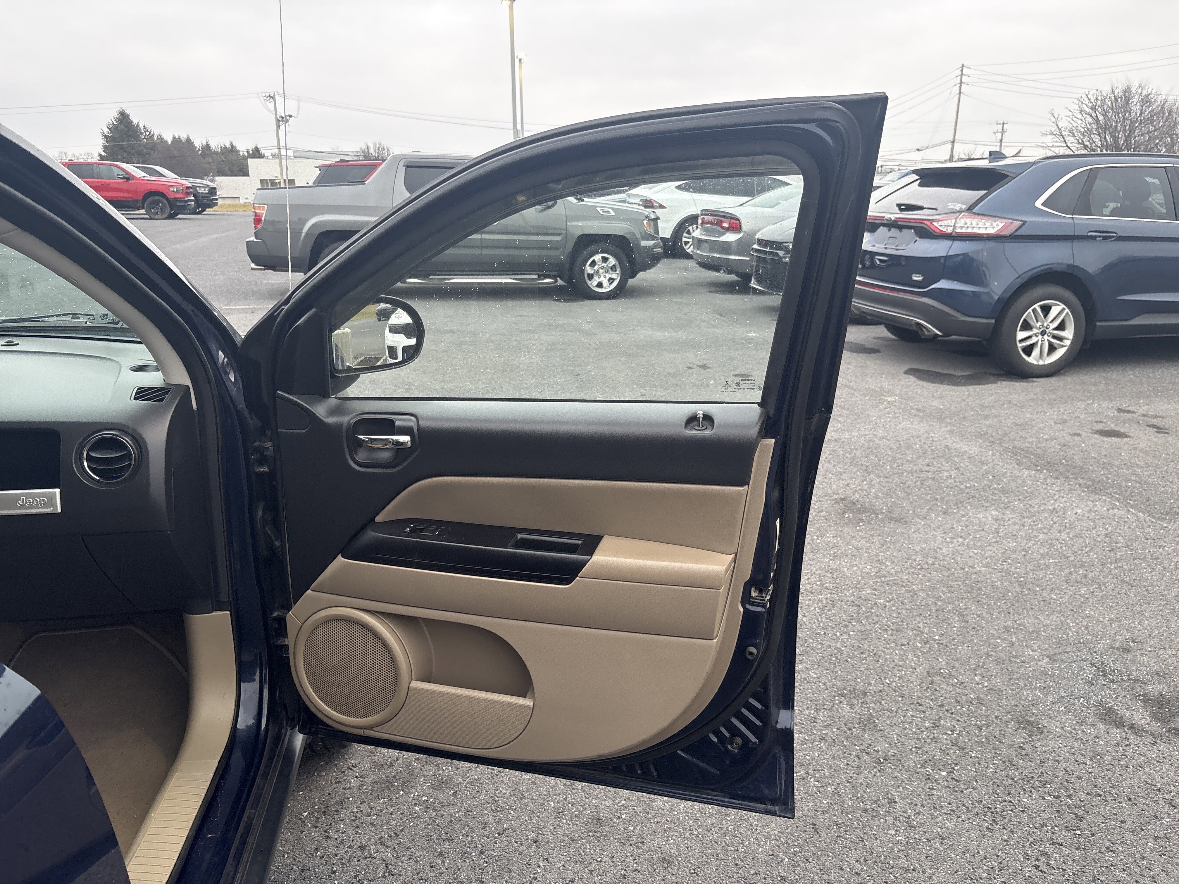 Used 2016 Jeep Compass Sport w/ Power Value Group image 9