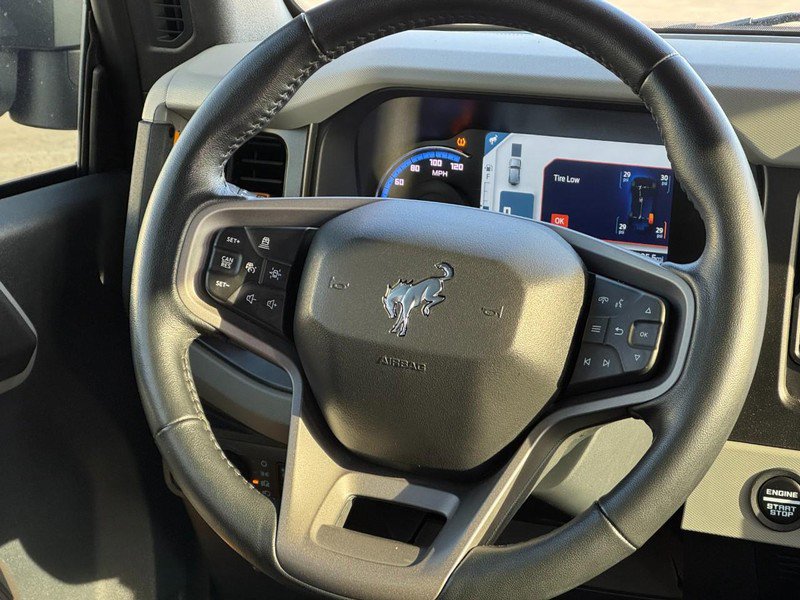 Used 2023 Ford Bronco Badlands image 12