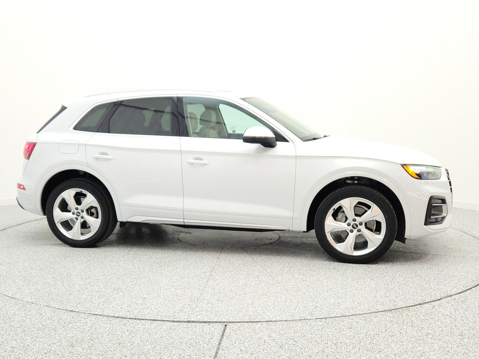 Used 2021 Audi Q5 2.0T Premium Plus w/ Premium Plus Package AWD/4WD image 4