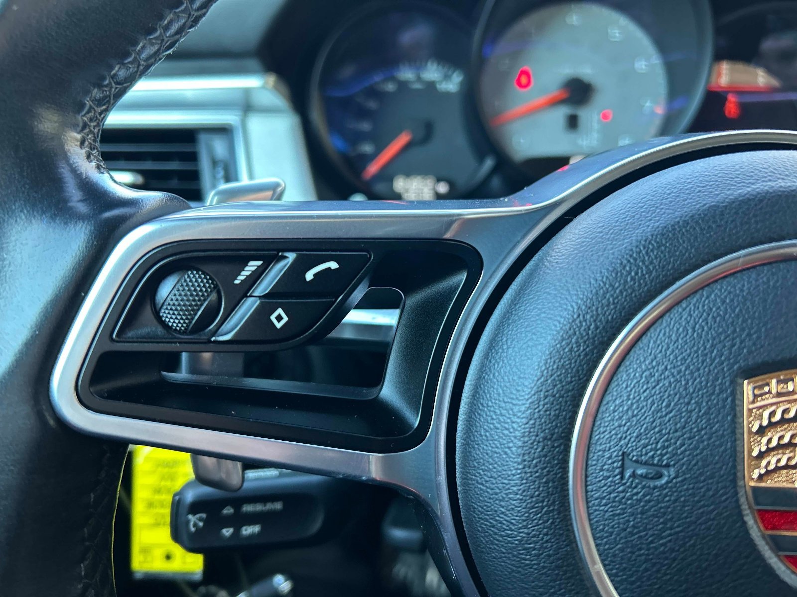 Used 2015 Porsche Macan S image 23