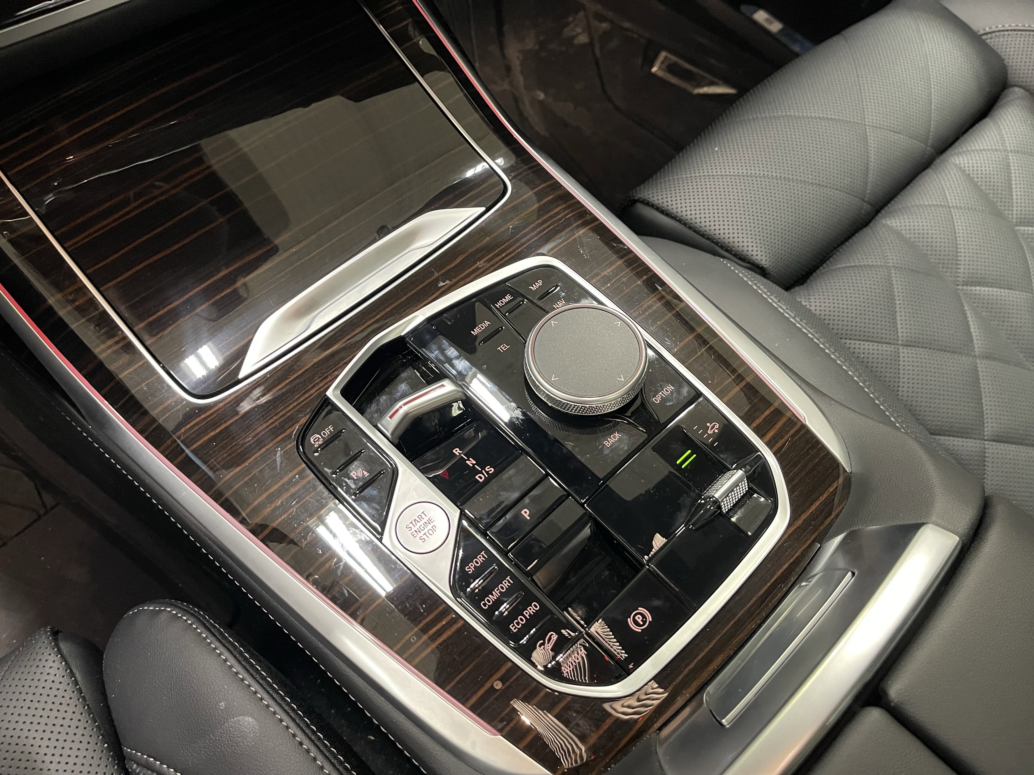 Used 2026 BMW X7 xDrive40i w/ M Sport Package AWD/4WD image 13