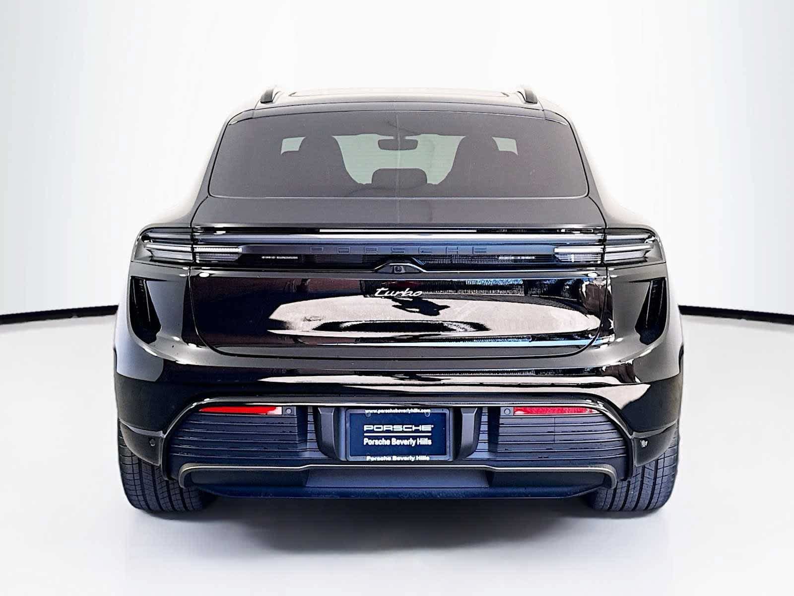 New 2025 Porsche Macan Turbo Electric AWD/4WD image 38
