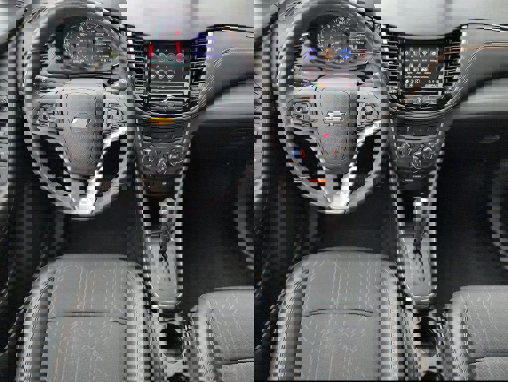 Used 2020 Chevrolet Trax LT w/ LT Convenience Package image 28