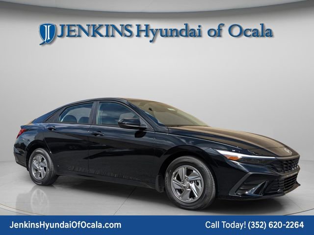 New 2026 Hyundai Elantra SE image 1