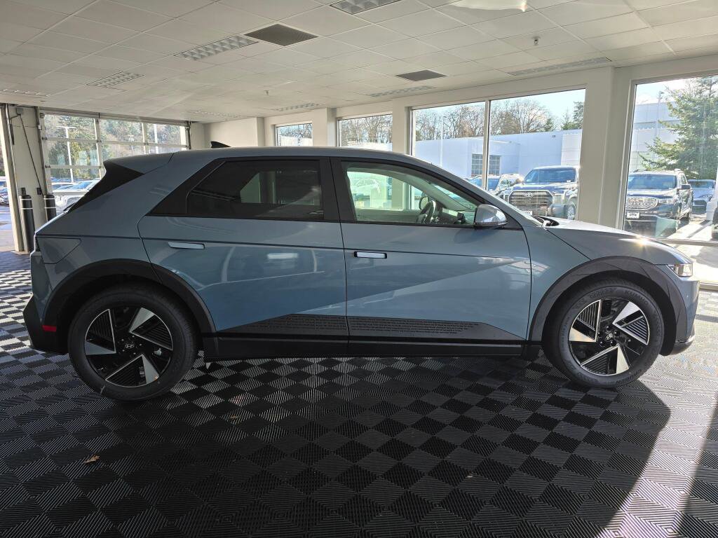 New 2026 Hyundai Ioniq 5 SEL image 3
