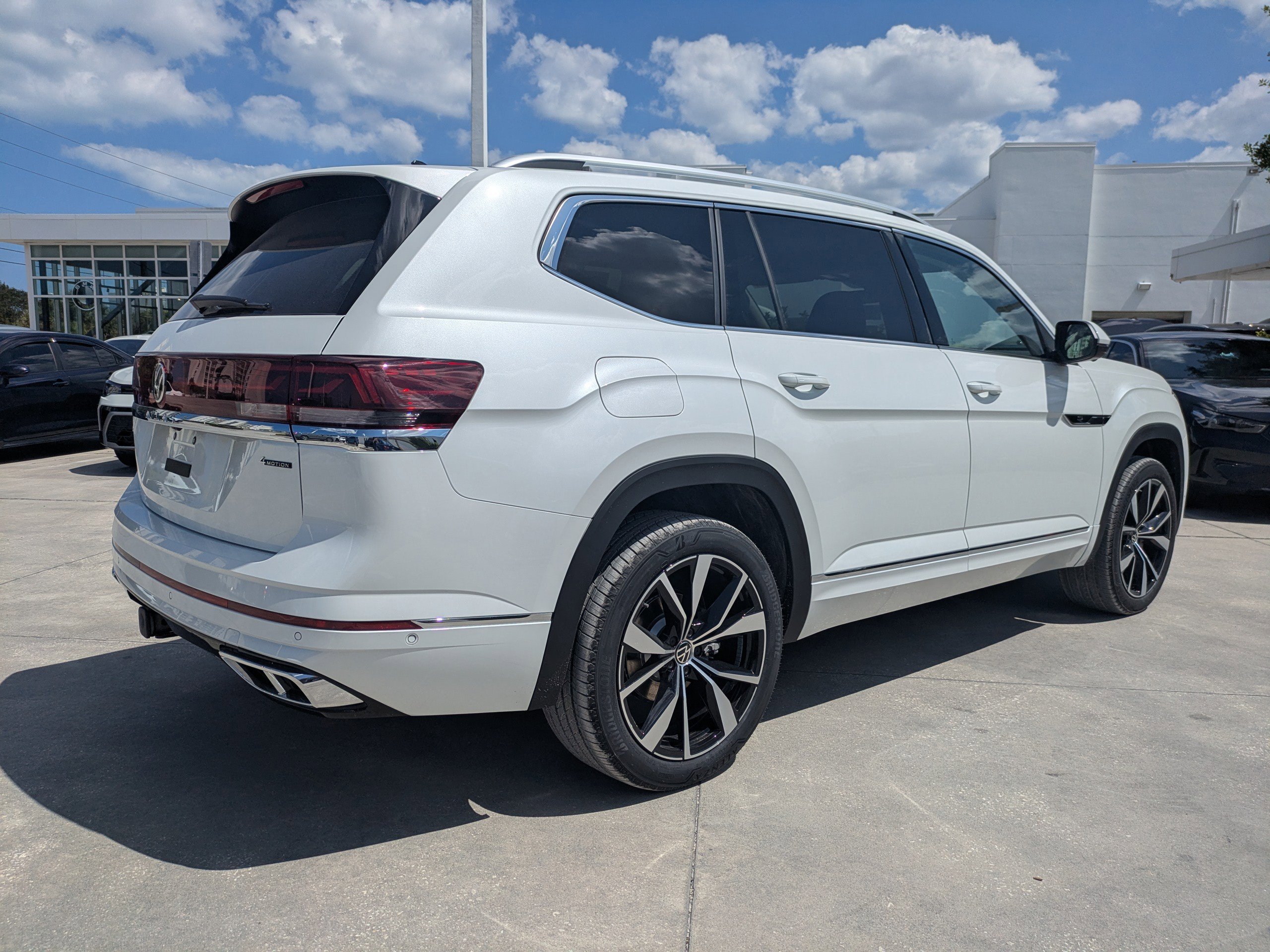 New 2026 Volkswagen Atlas SEL Premium R-Line AWD/4WD image 4