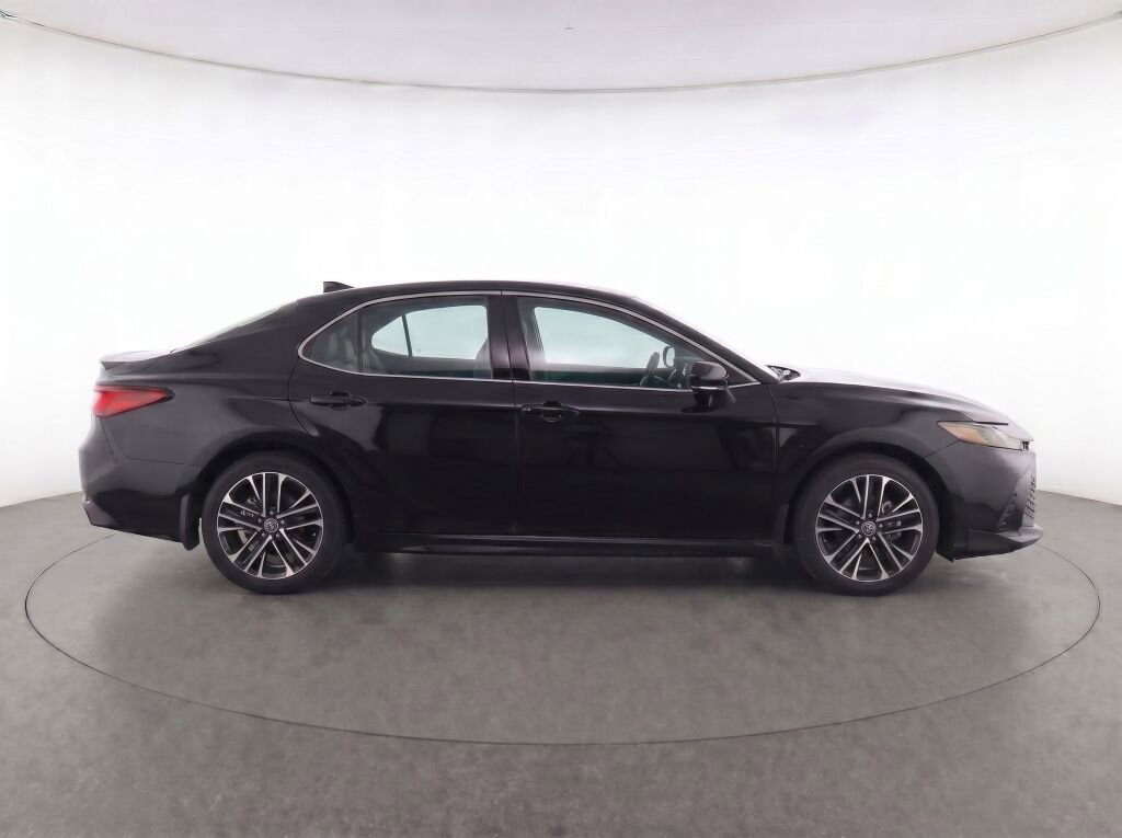 Used 2026 Toyota Camry XLE w/ Premium Package AWD/4WD image 8