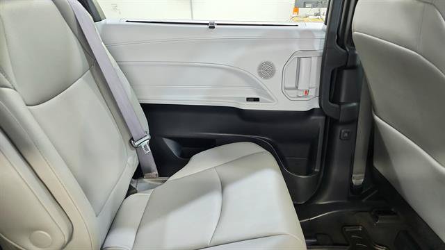 Used 2025 Toyota Sienna XLE w/ XLE Plus Package AWD/4WD image 33