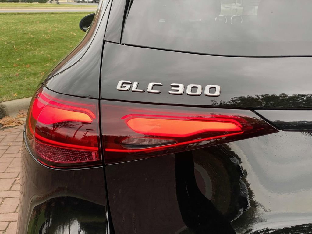 Certified 2025 Mercedes-Benz GLC 300 4MATIC image 8