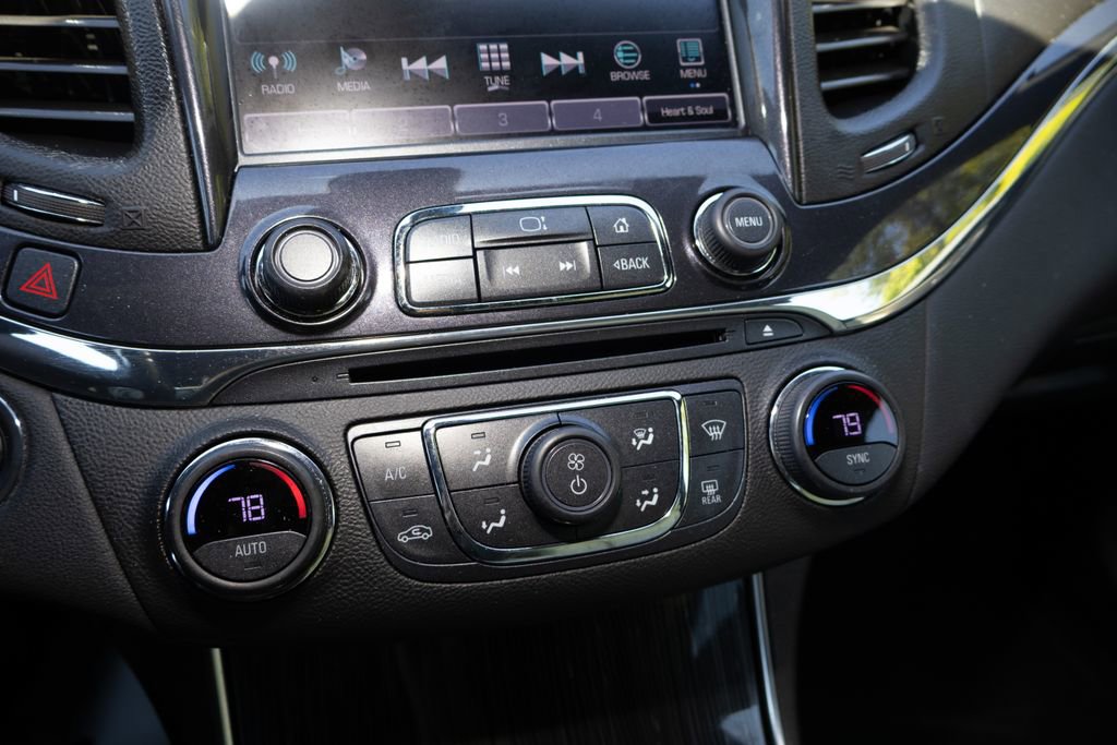 Used 2018 Chevrolet Impala Premier FWD image 21