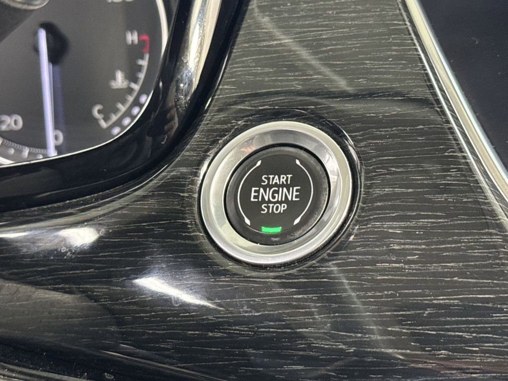 Used 2020 Cadillac XT6 Premium Luxury w/ LPO, Floor Liner Package image 36