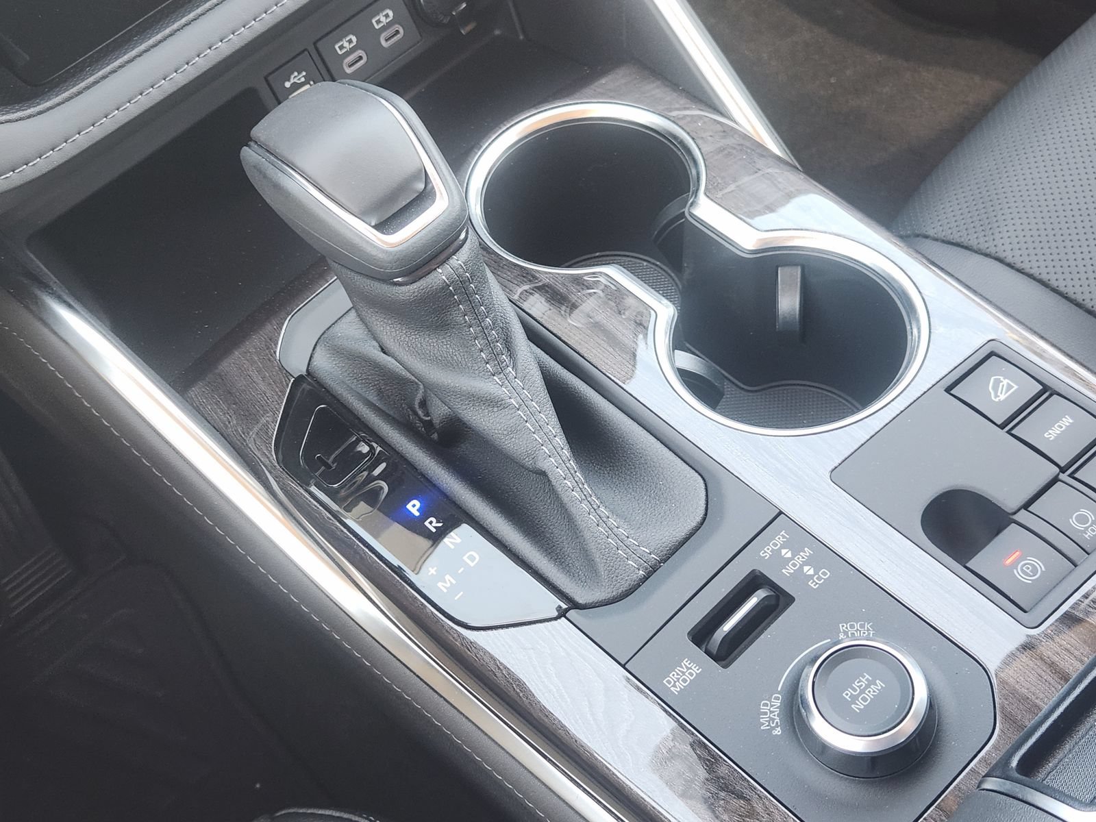 New 2026 Toyota Highlander Limited AWD/4WD image 19