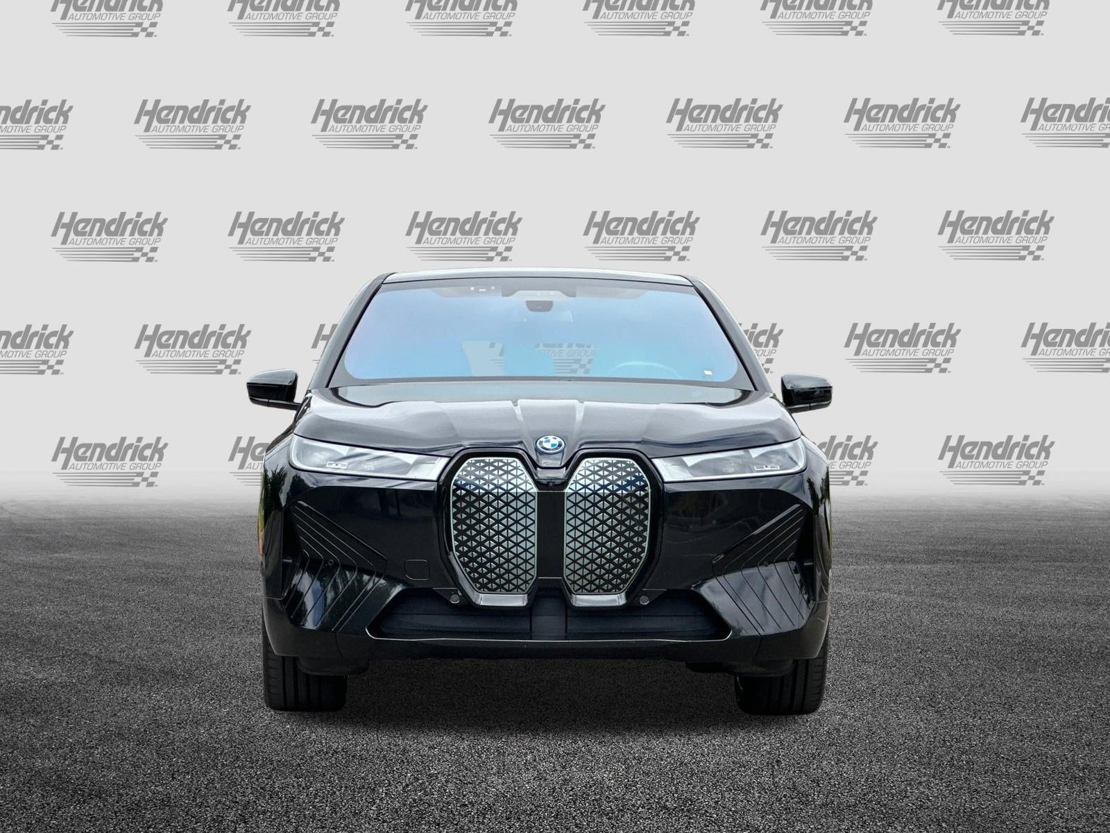 Used 2024 BMW iX xDrive50 w/ Sport Package AWD/4WD image 10