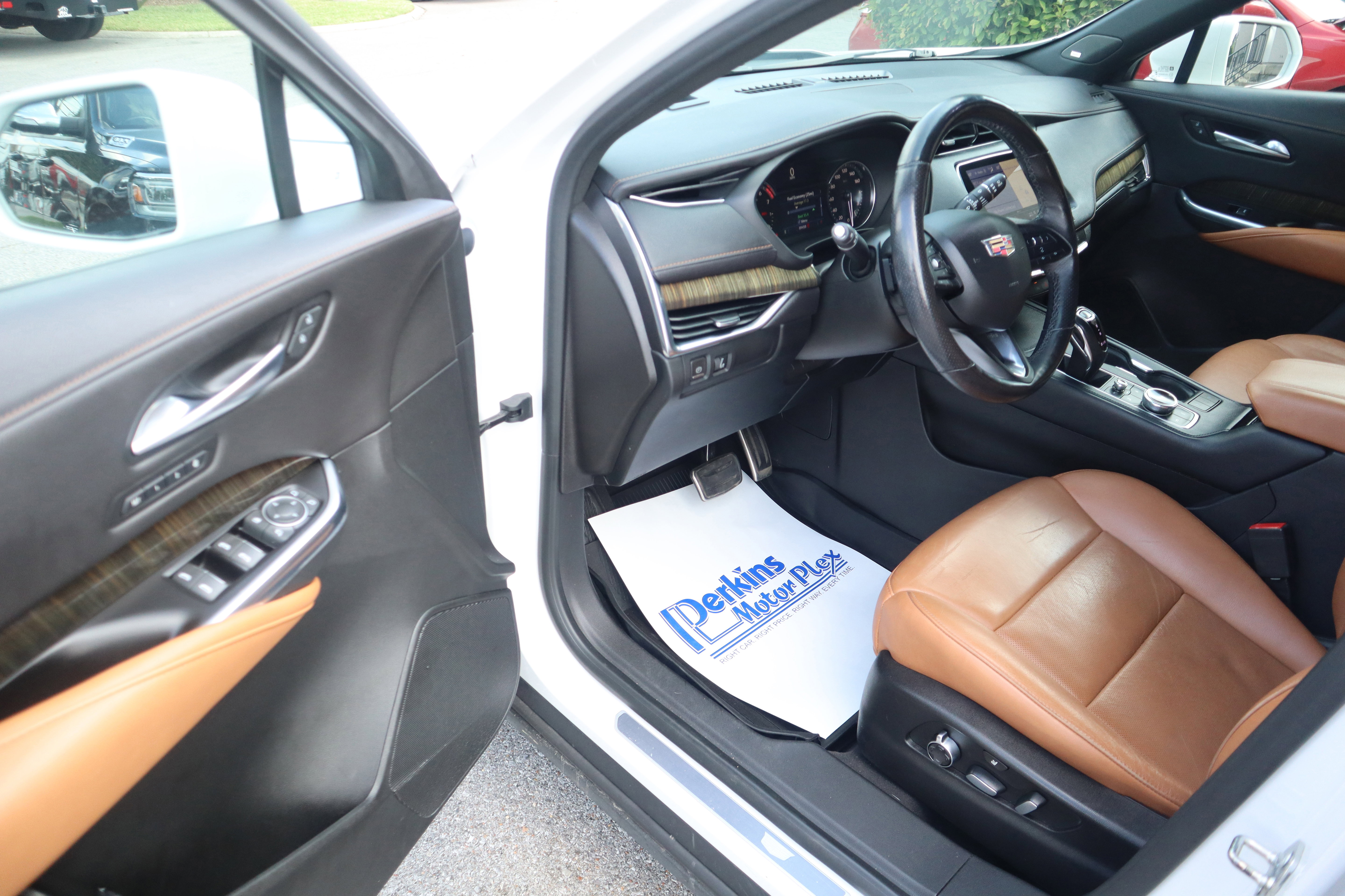 Used 2019 Cadillac XT4 Sport image 3