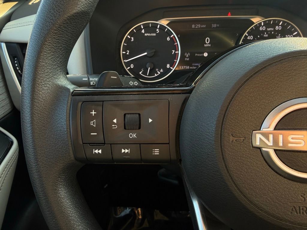 Certified 2023 Nissan Rogue SV image 24