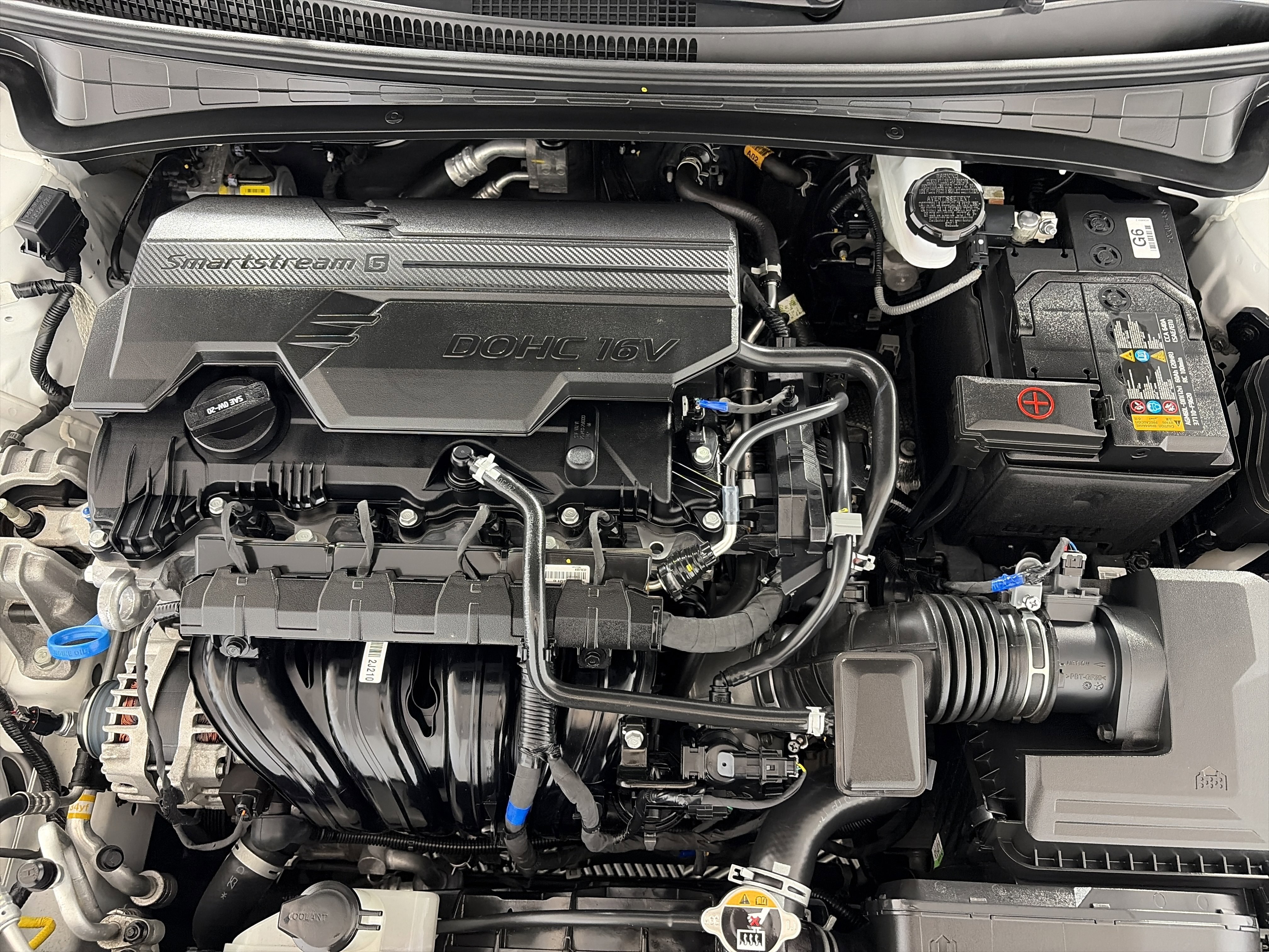 Certified 2025 Hyundai Elantra Sport FWD image 11