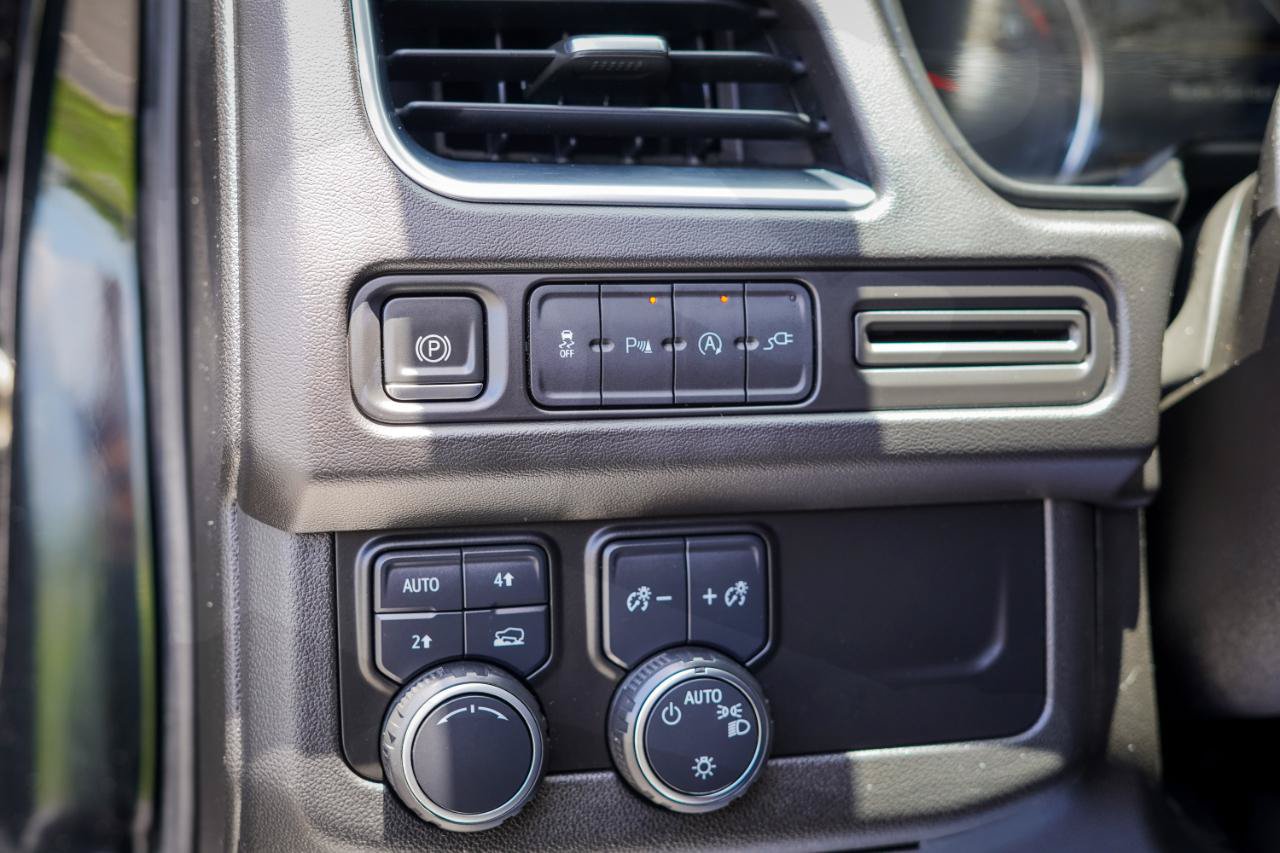 Used 2021 Chevrolet Suburban LT AWD/4WD image 16