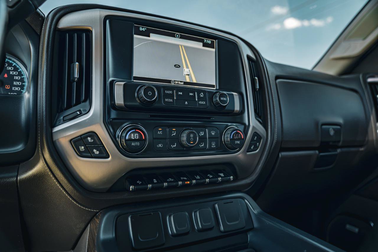 Used 2019 GMC Sierra 2500 Denali w/ Duramax Plus Package AWD/4WD image 24