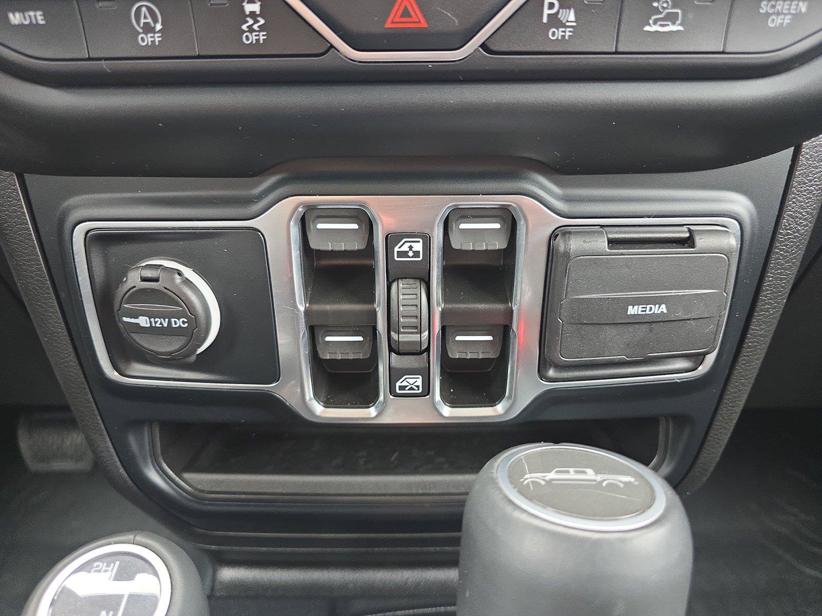 Used 2023 Jeep Gladiator Overland AWD/4WD image 26