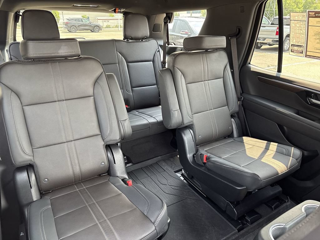 Certified 2025 Chevrolet Tahoe High Country AWD/4WD image 33