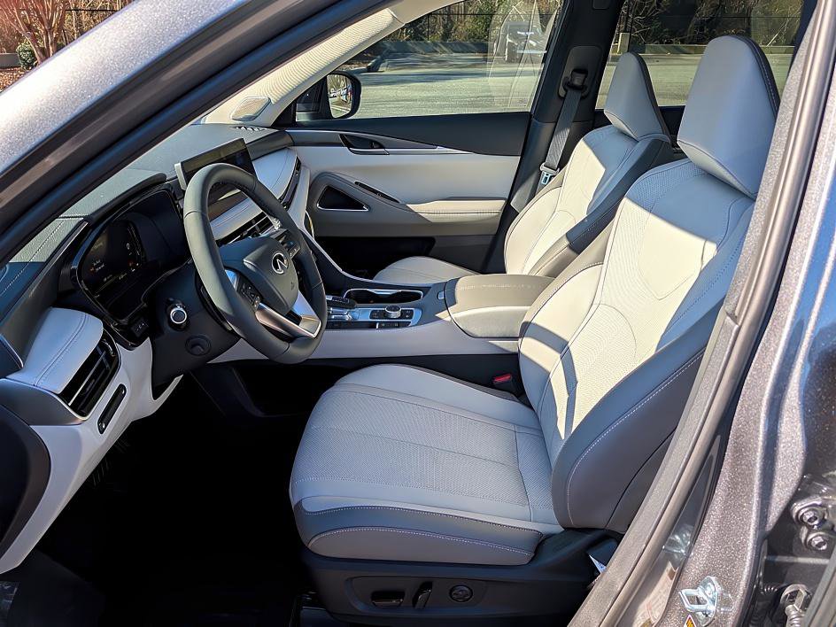 New 2026 INFINITI QX60 Luxe image 10