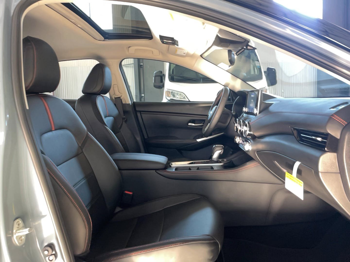 Used 2025 Nissan Sentra SR w/ SR Premium Package FWD image 19