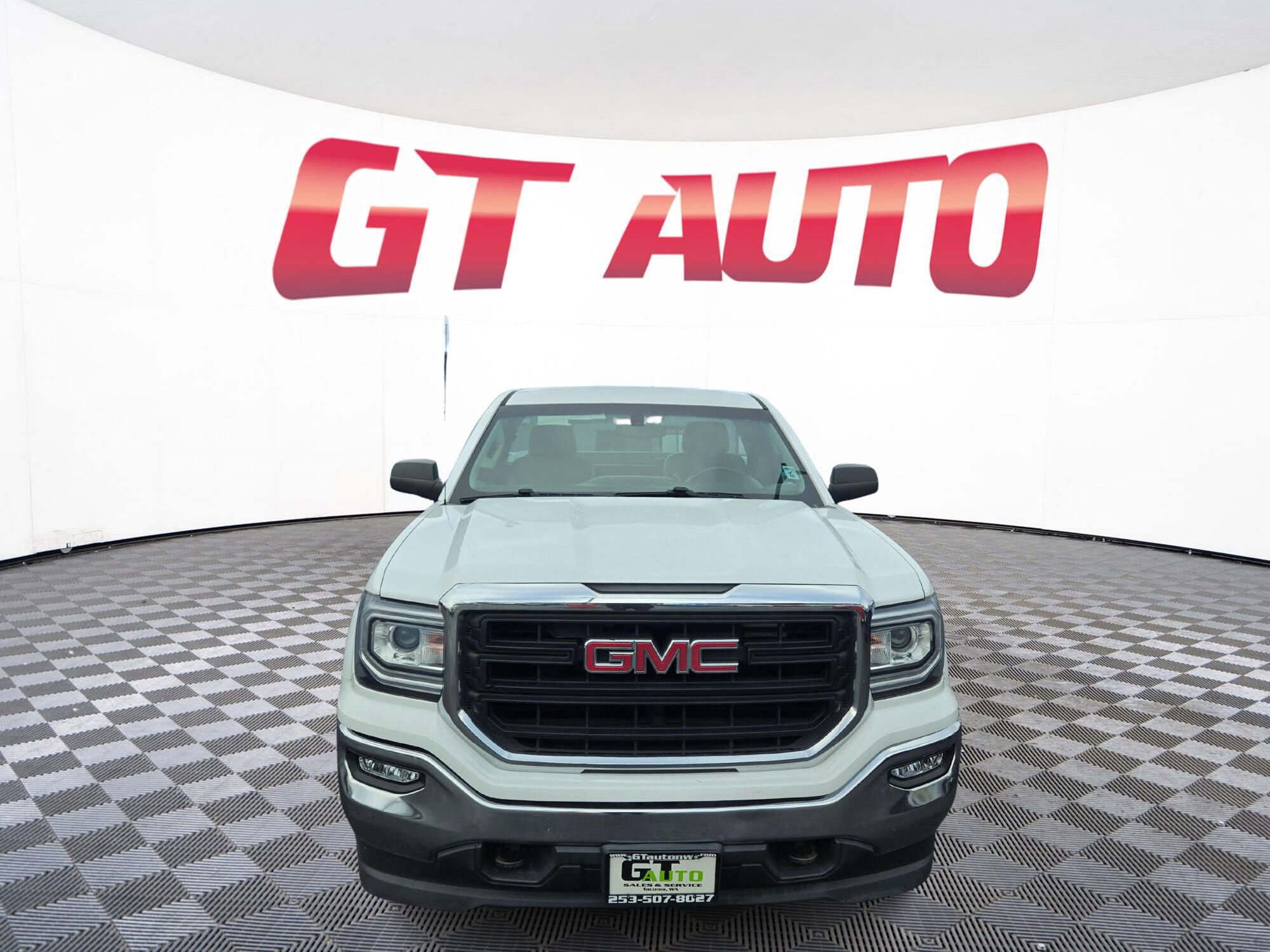 Used 2018 GMC Sierra 1500 4x4 Regular Cab image 2