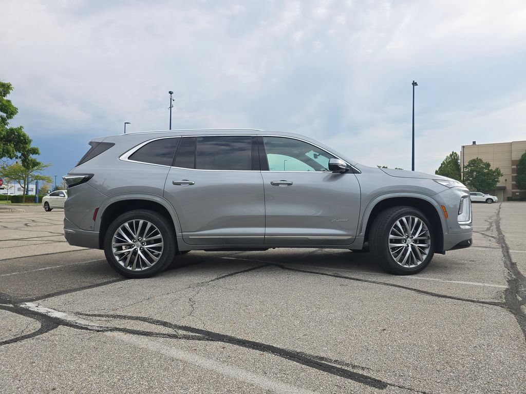 Used 2026 Buick Enclave Avenir w/ Super Cruise Package AWD/4WD image 19