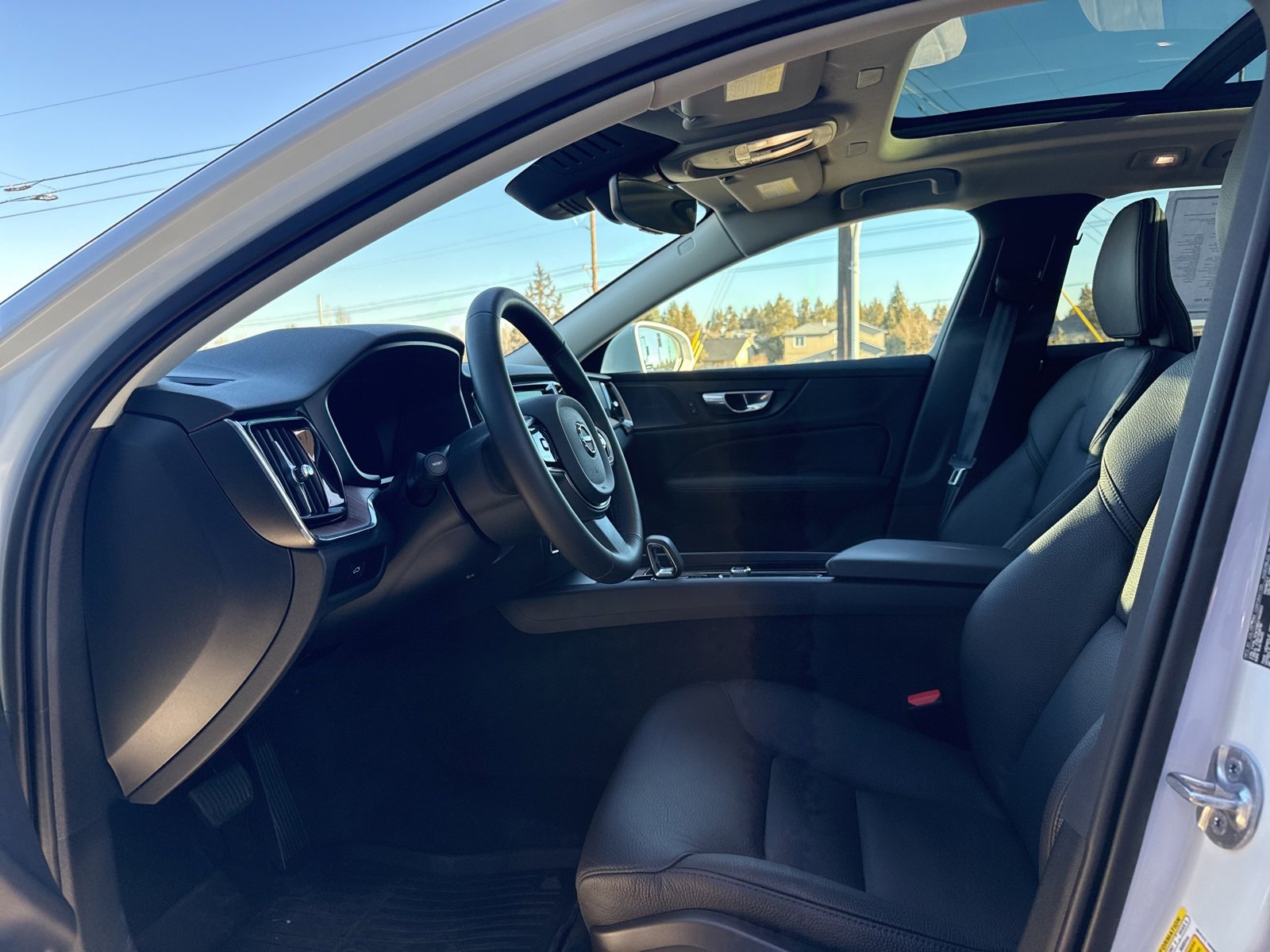 Used 2024 Volvo V60 B5 Cross Country Plus image 8