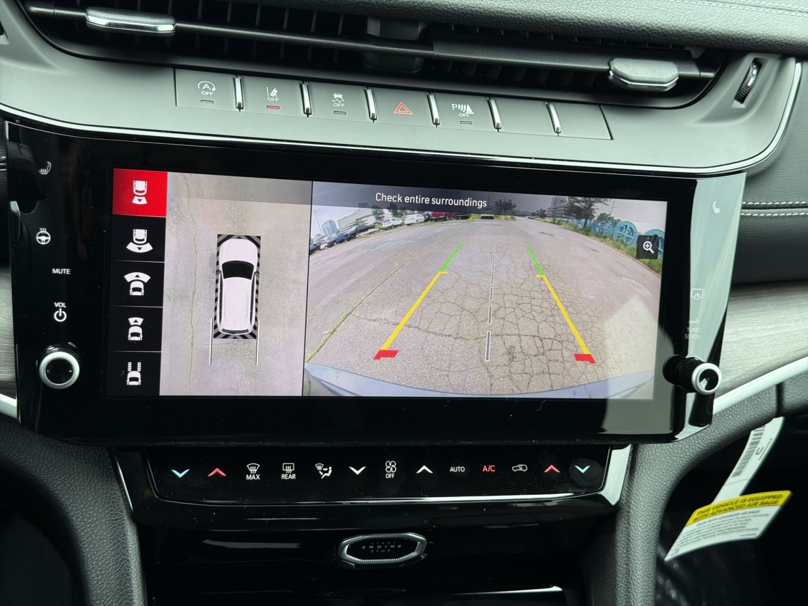 New 2026 Jeep Grand Cherokee Limited w/ Luxury Tech Group II AWD/4WD image 19