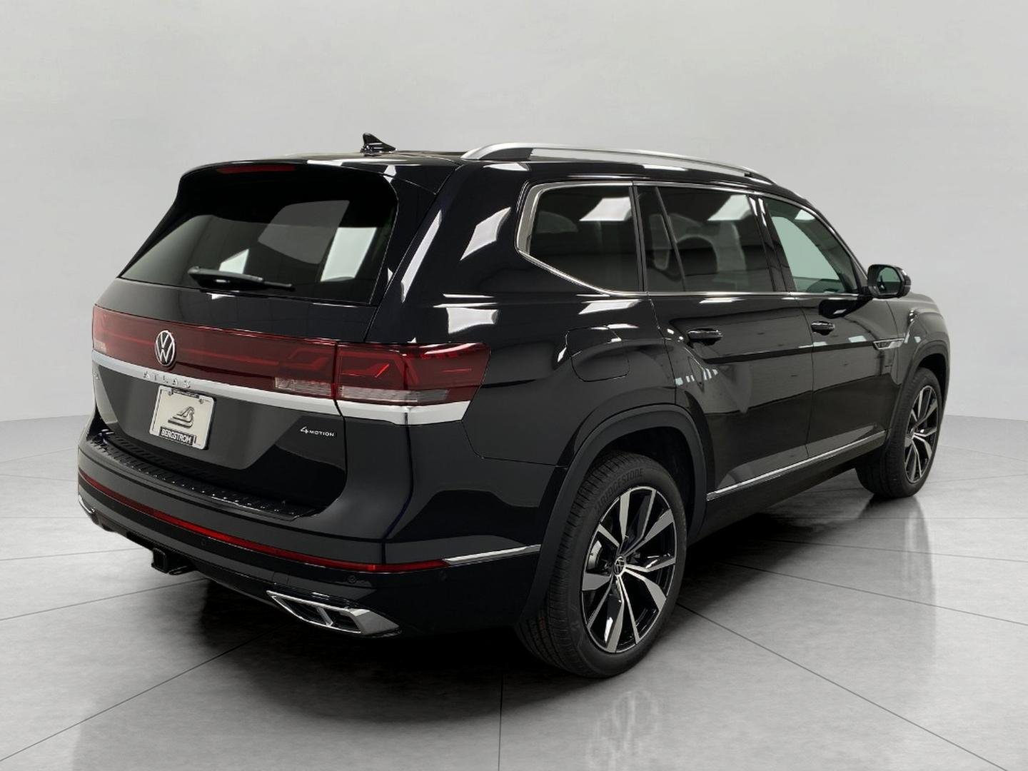 New 2026 Volkswagen Atlas SEL Premium R-Line image 3