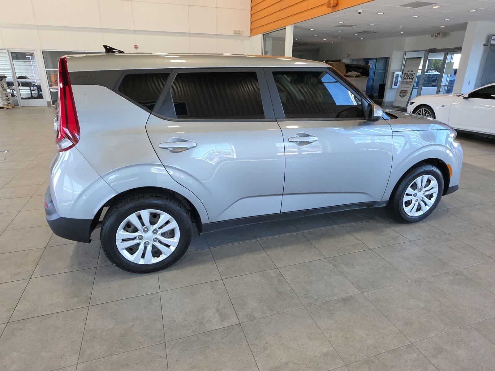Used 2022 Kia Soul LX FWD image 8