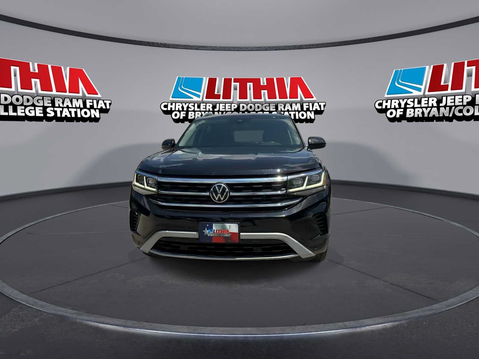 Used 2021 Volkswagen Atlas SEL AWD/4WD image 3