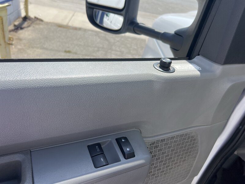Used 2022 Ford E-350 and Econoline 350 Super Duty RWD image 16