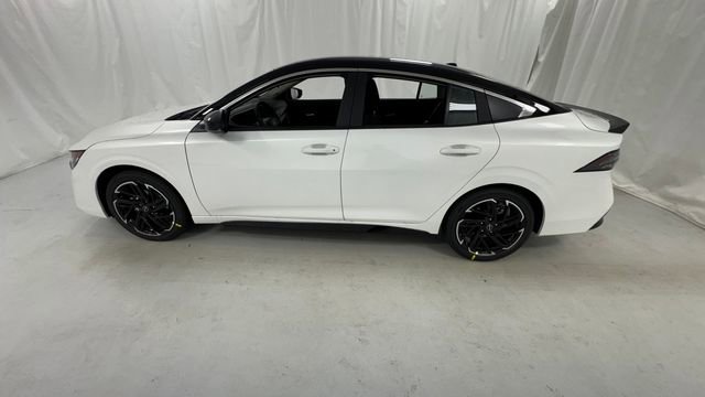 New 2026 Nissan Sentra SR FWD image 6