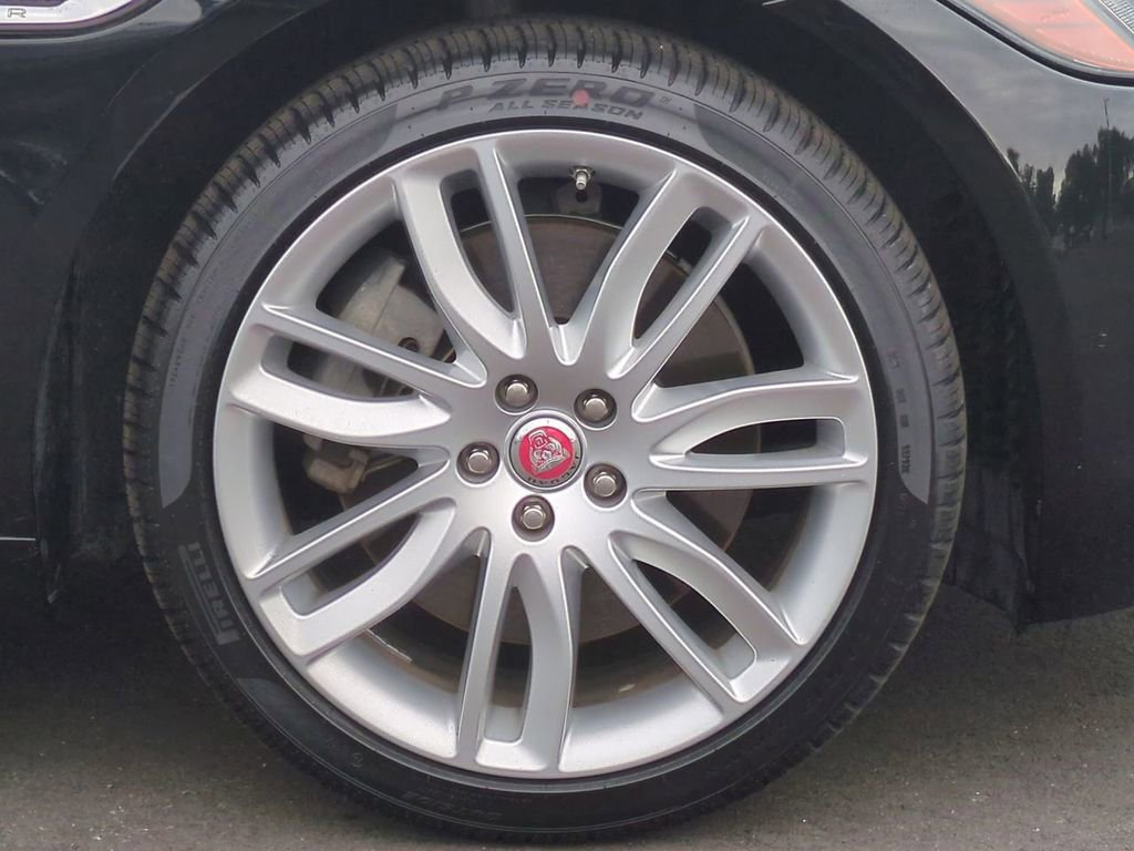 Used 2016 Jaguar XF Prestige image 10