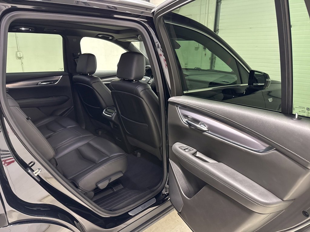 Used 2023 Cadillac XT6 Luxury image 32
