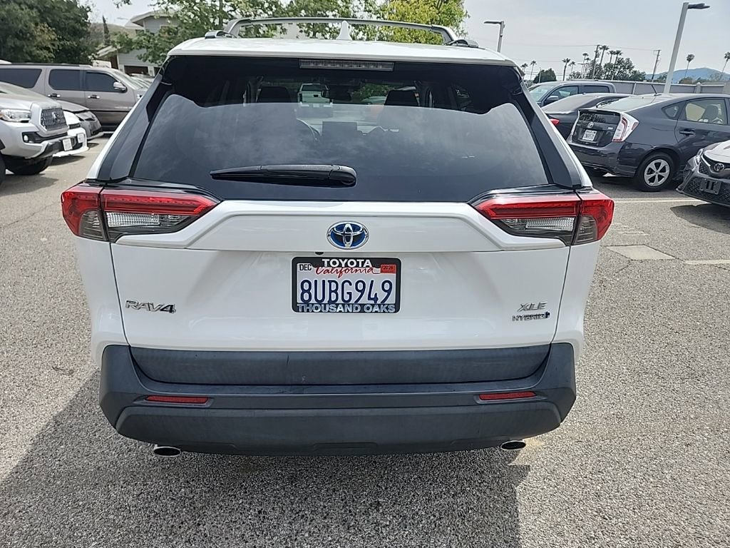 Used 2021 Toyota RAV4 XLE w/ XLE Grade Weather Package image 4