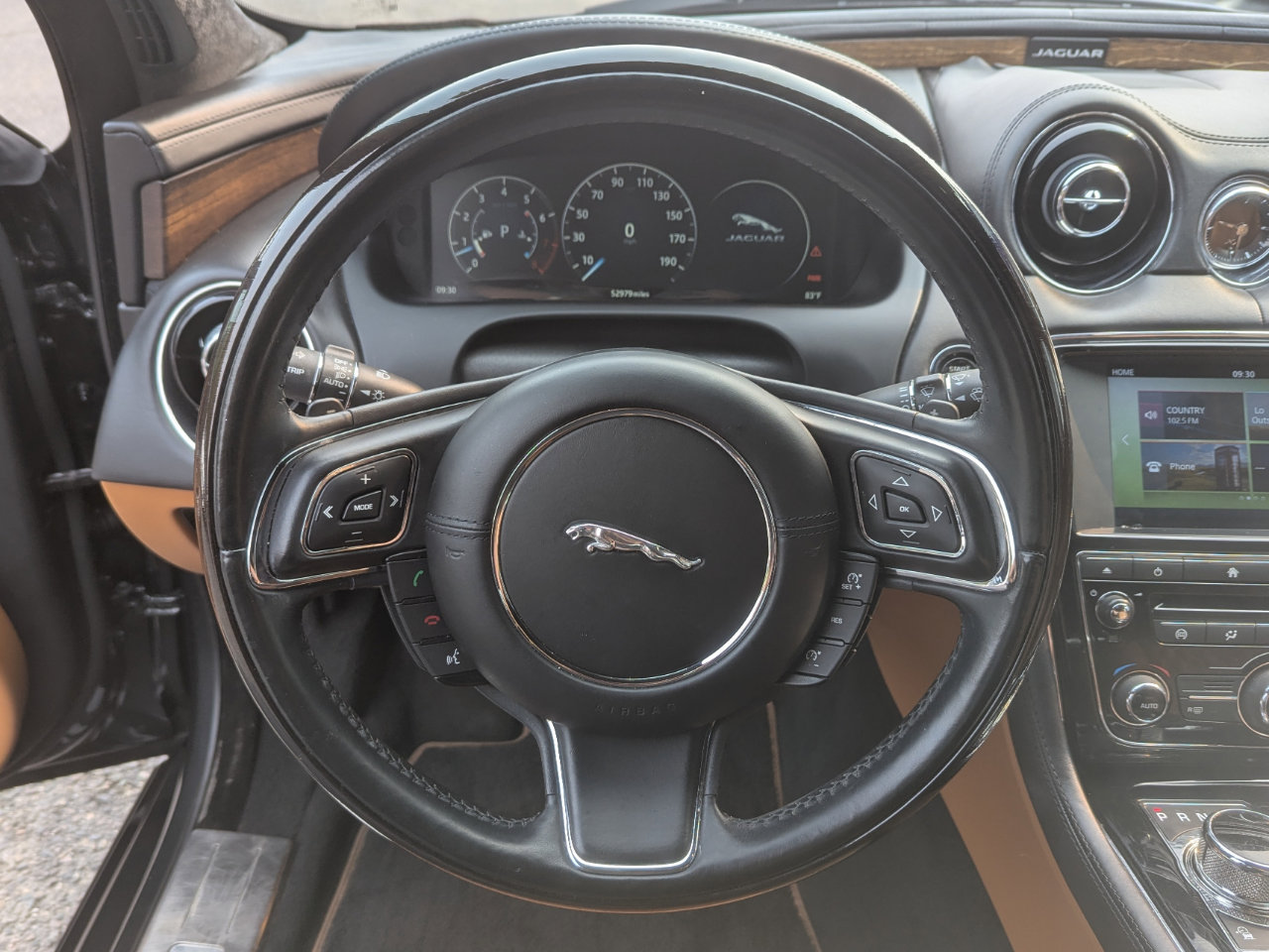 Used 2017 Jaguar XJ L Supercharged image 17