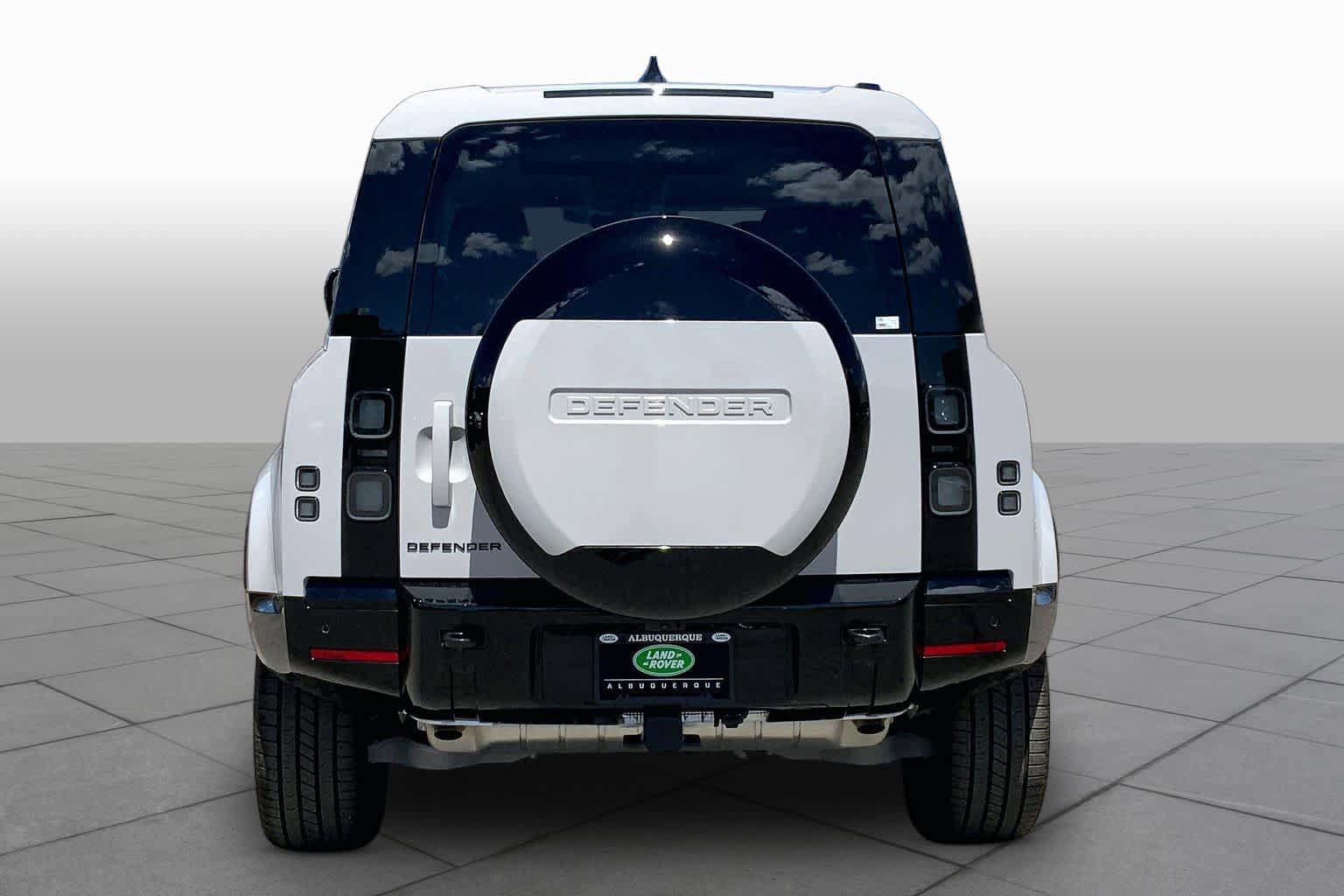 New 2026 Land Rover Defender 110 X-Dynamic SE AWD/4WD image 4