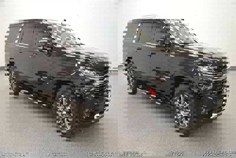 Used 2021 Chevrolet Suburban LT RWD image 8