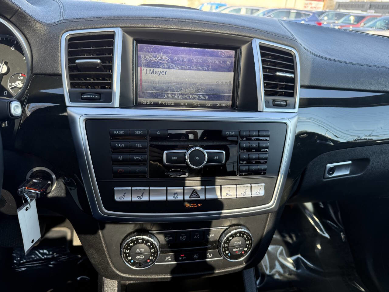 Used 2016 Mercedes-Benz GL 550 4MATIC image 29