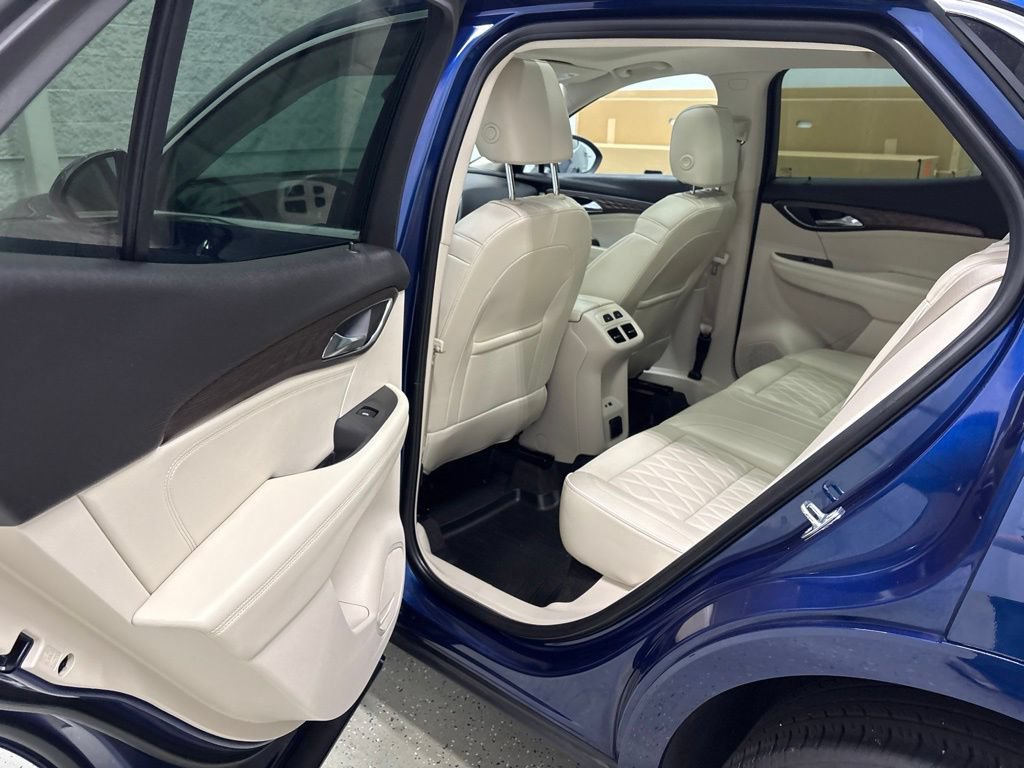 Used 2023 Buick Envision Avenir AWD/4WD image 31