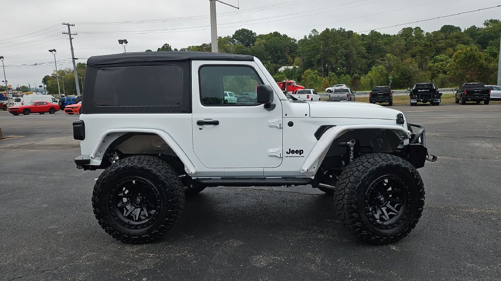 Used 2025 Jeep Wrangler Sport AWD/4WD image 2