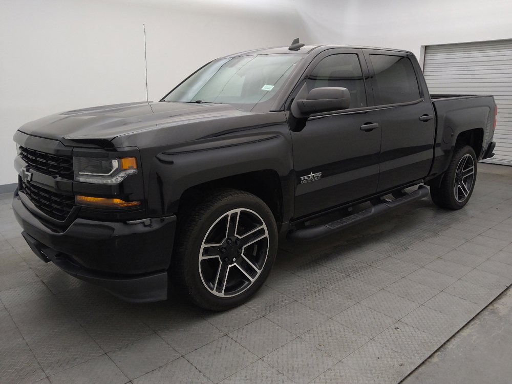 Used 2018 Chevrolet Silverado 1500 Custom w/ LPO, Black Pack RWD image 2