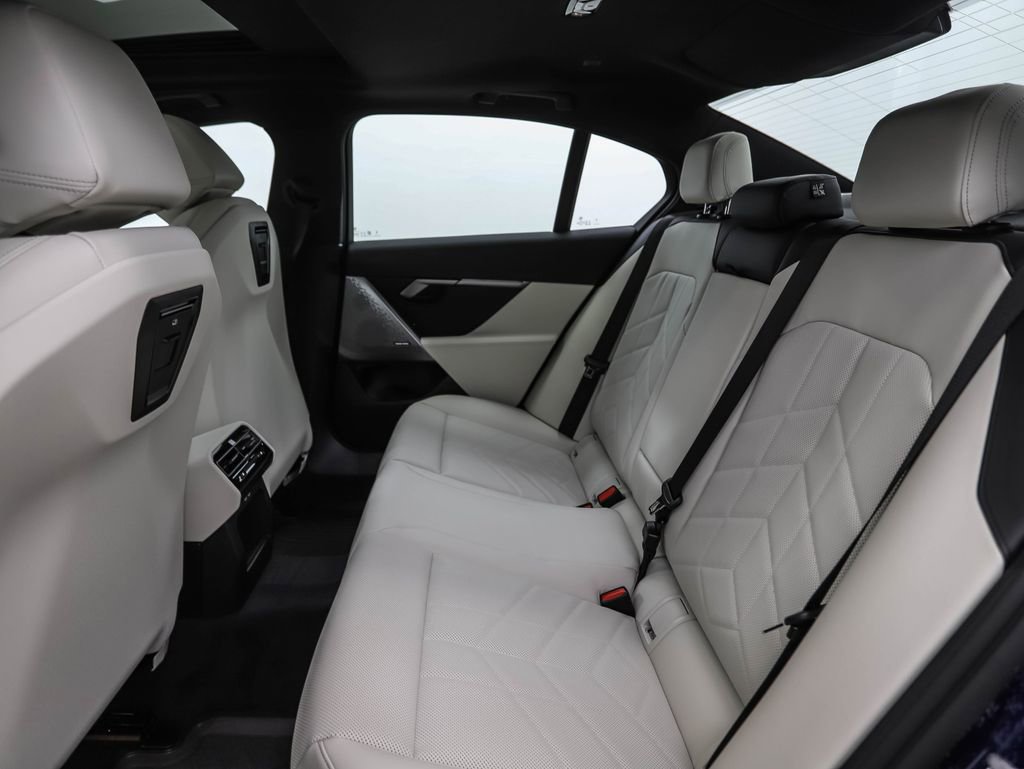 Certified 2025 BMW 530i xDrive w/ Premium Package image 22