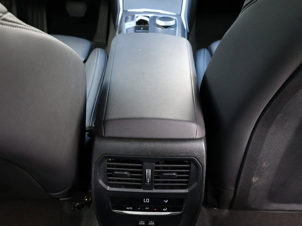 Used 2024 BMW 330i Sedan w/ Premium Package image 27