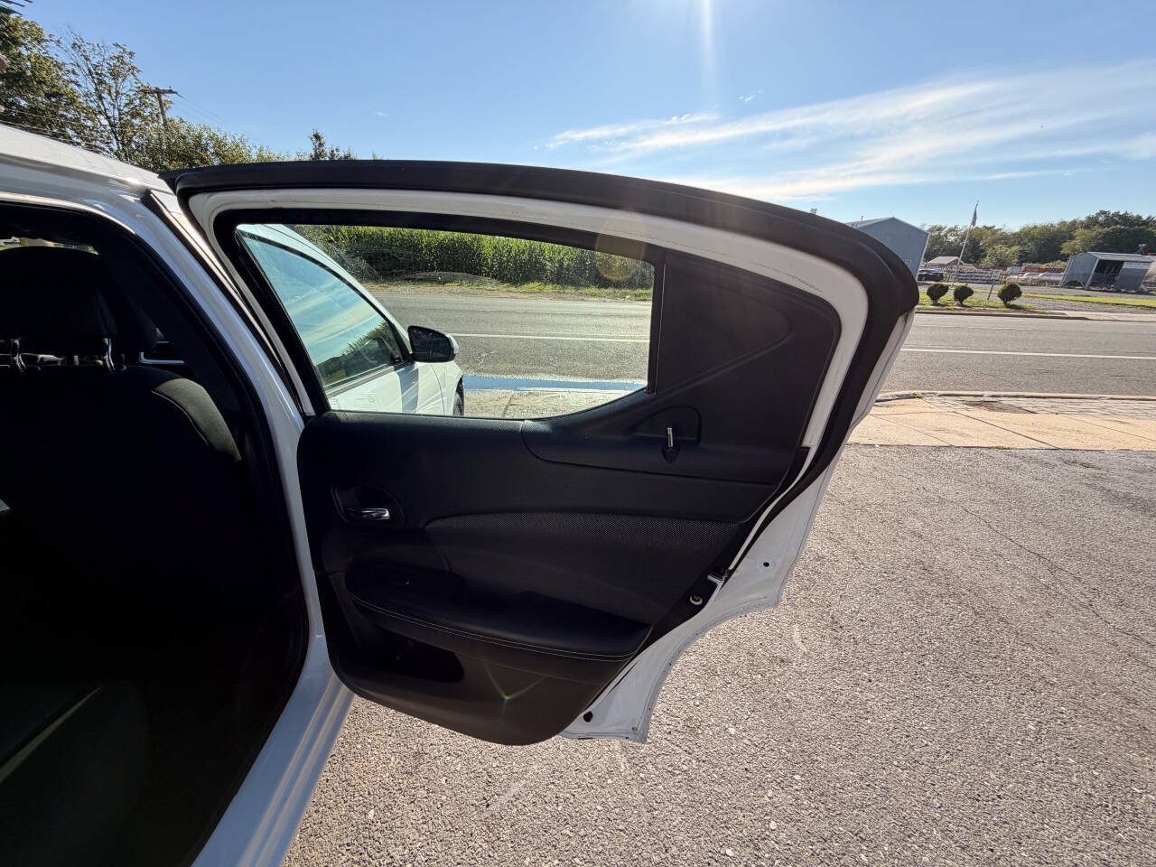 Used 2012 Dodge Avenger SXT FWD image 18